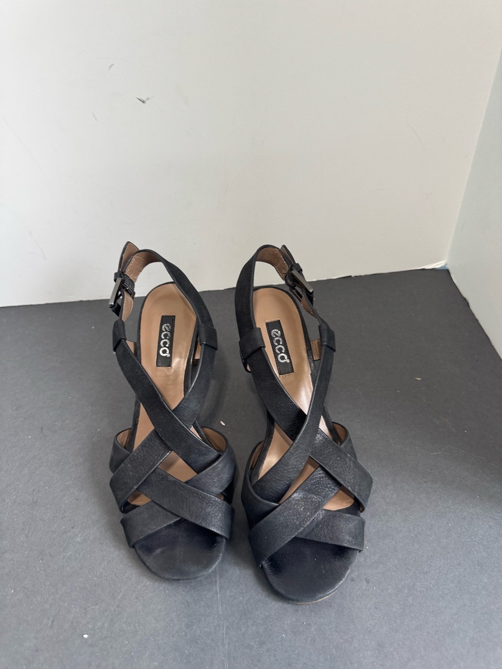 Ecco Black Leather Strappy Heeled Sandals. EU 37 - Picture 3 of 11